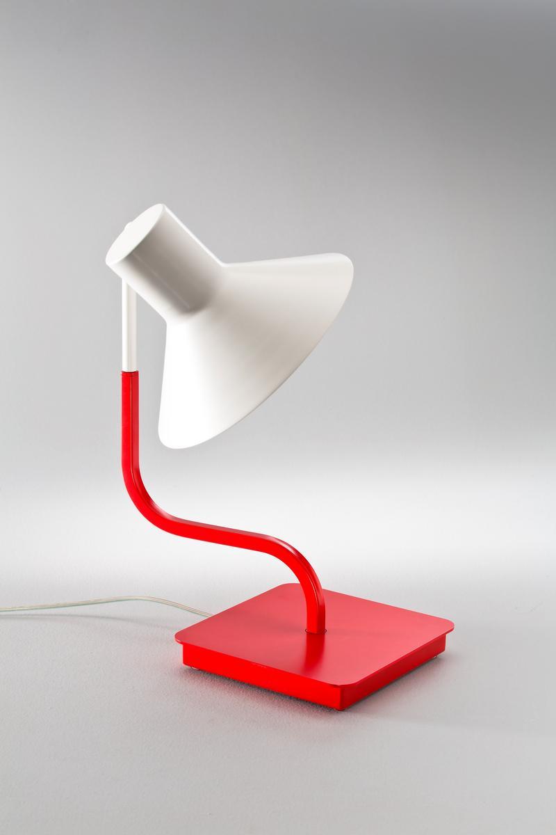 SISTER LED adjustable iron table lamp