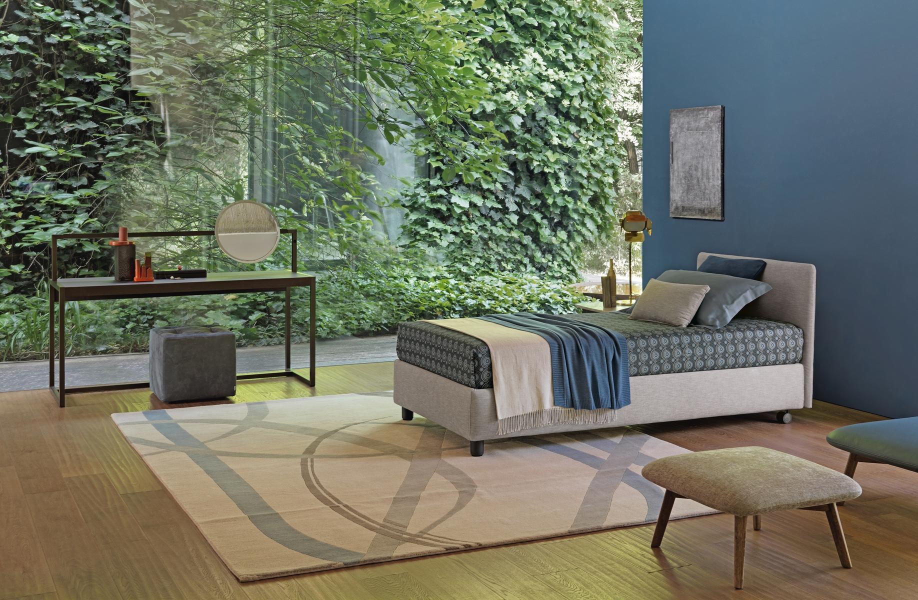 NOTTURNO Upholstered bed on castors