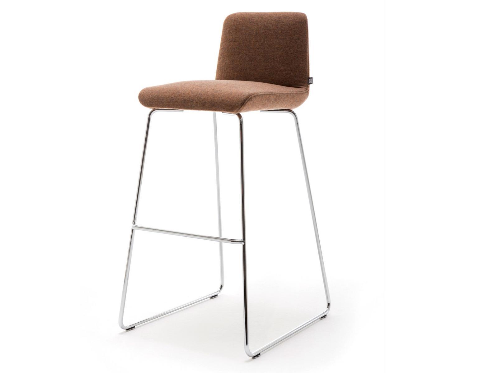 626 SINUS High sled base fabric stool