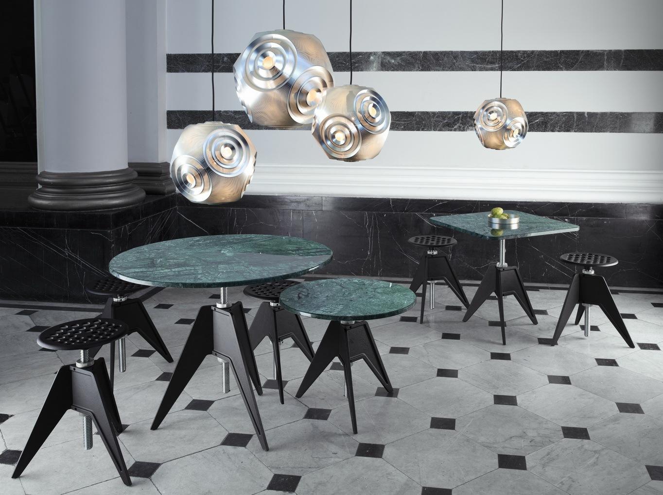CURVE Metal pendant lamp in a contemporary style