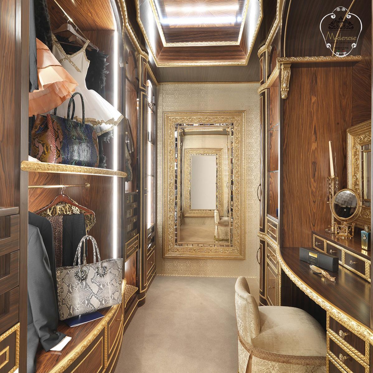 14910 Wooden walk-in wardrobe