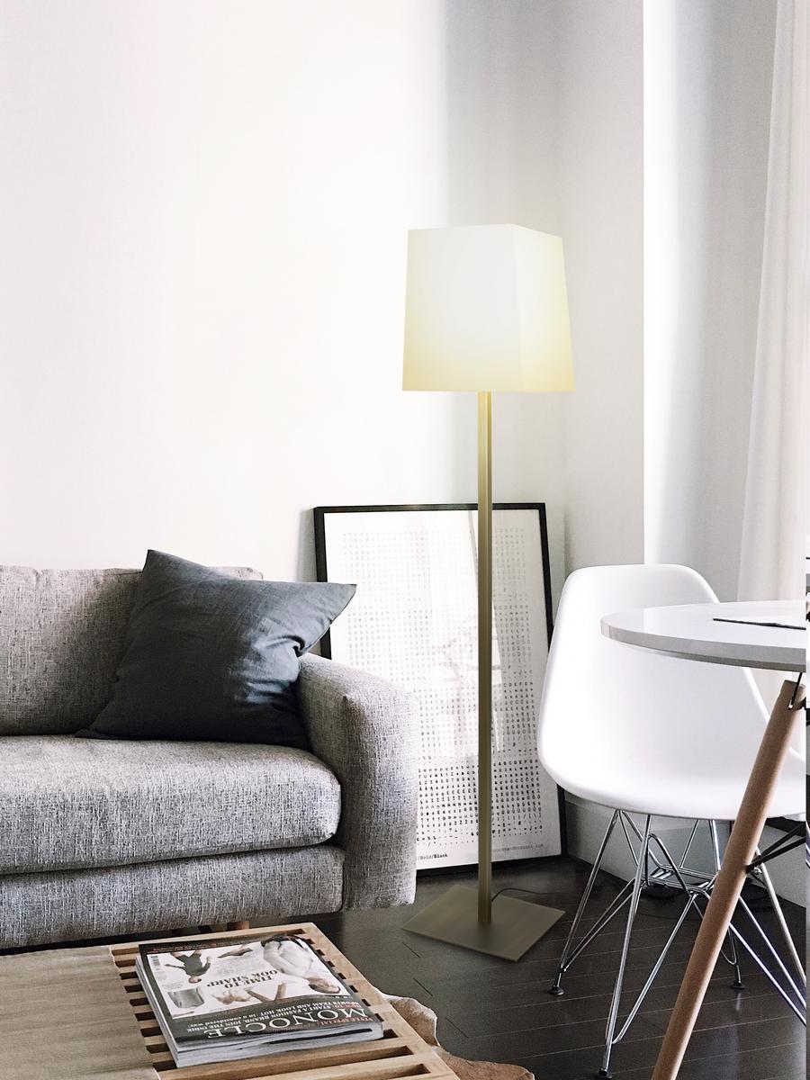 QUADRA Metal floor lamp