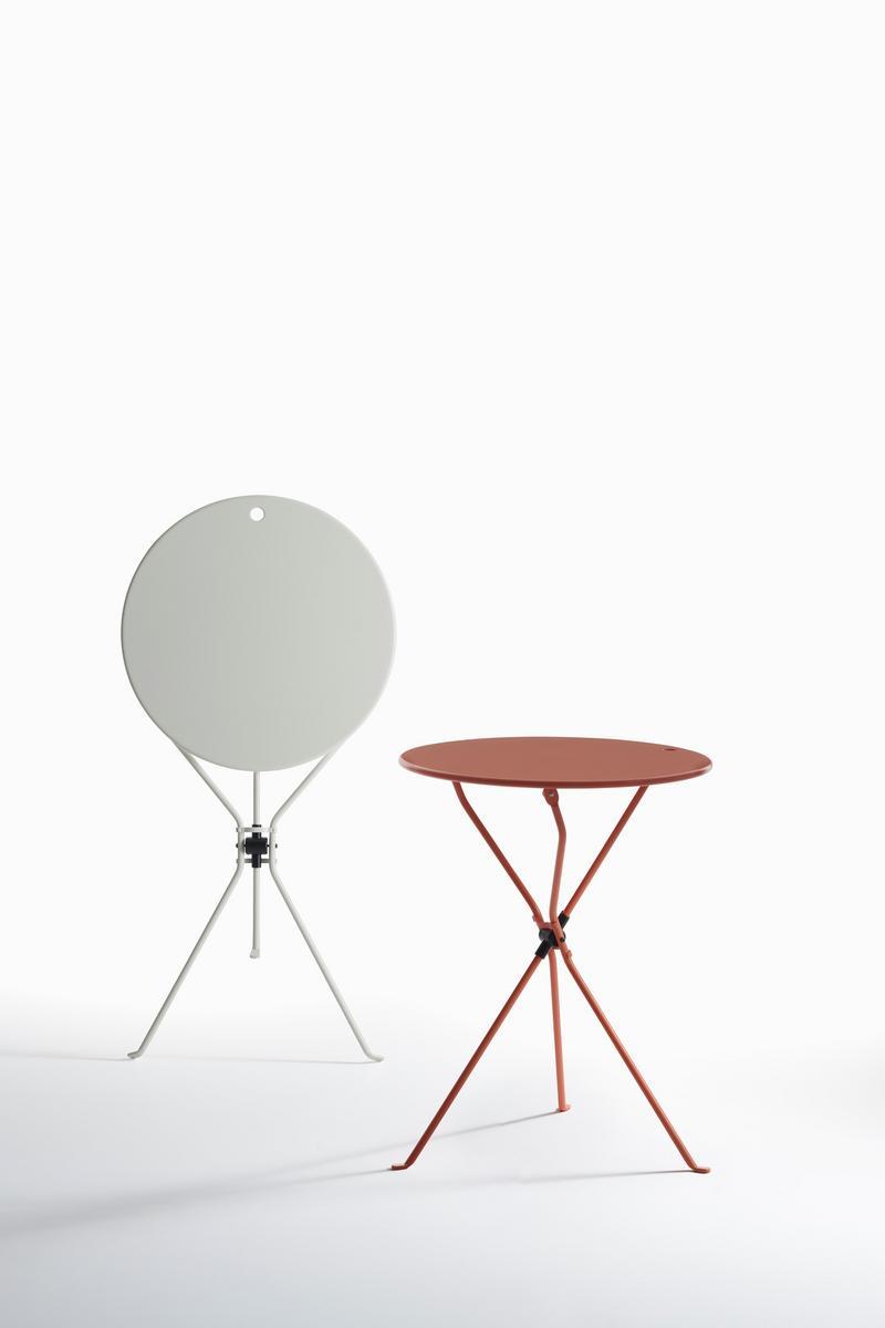 CUMANO Folding steel coffee table