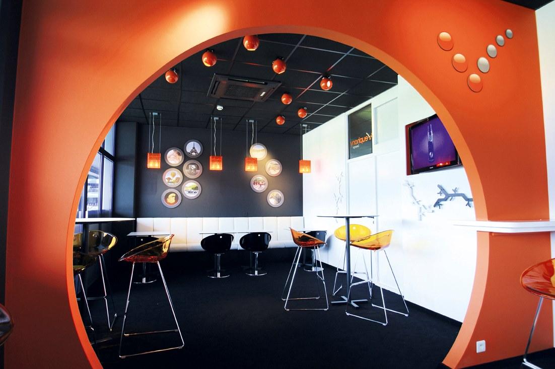 12-25 Swivel metal pendant lamp