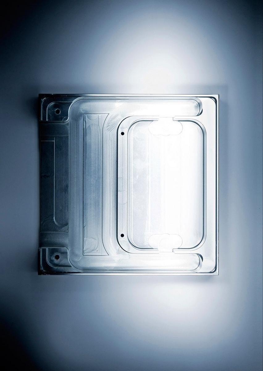 SOL 1 Metal wall lamp