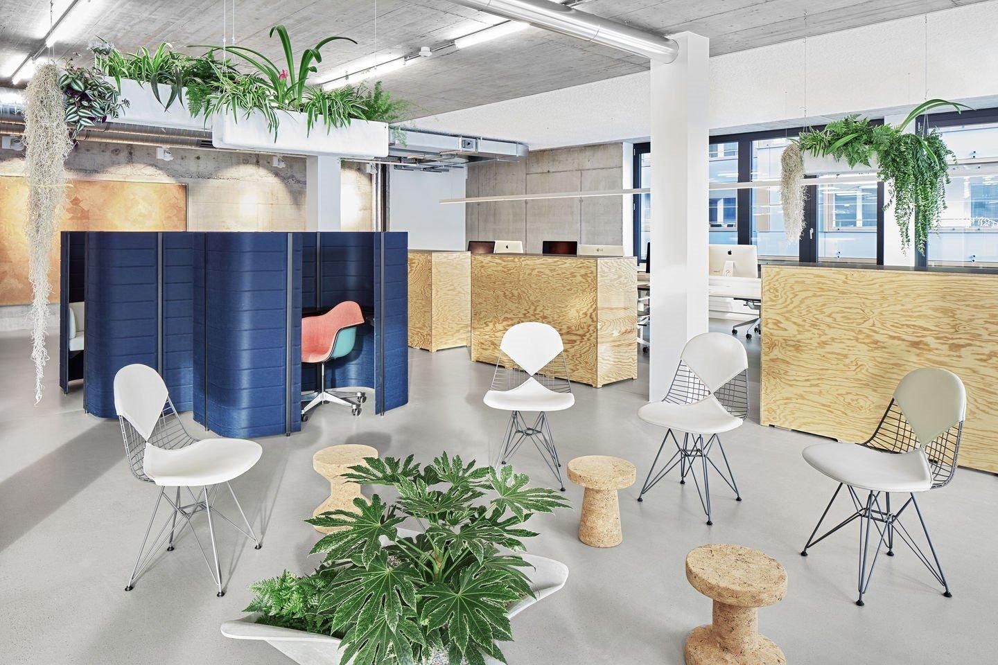 CORK A Cork stool / coffee table