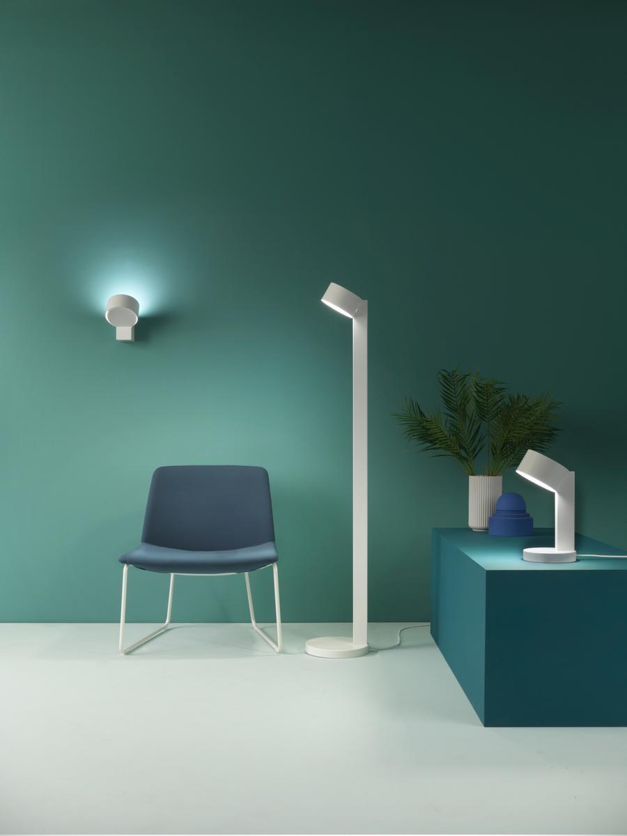 REI LED iron floor lamp