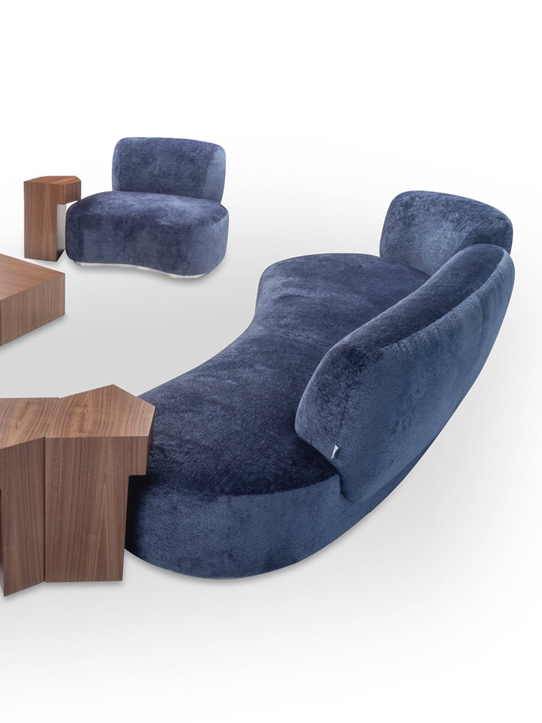 I SASSI Organically shaped modular I Sassi Collection encourages conversation, offers comfort, and provides versatile arrangement options for personalized spaces.