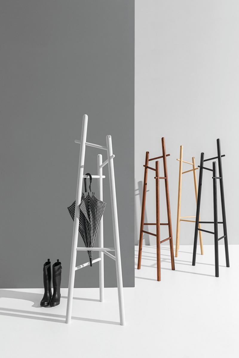 SAKTI Ash coat stand