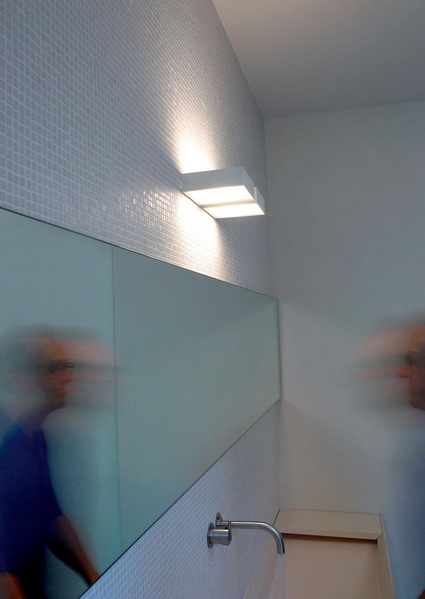 TOAST Glass and metal wall lamp