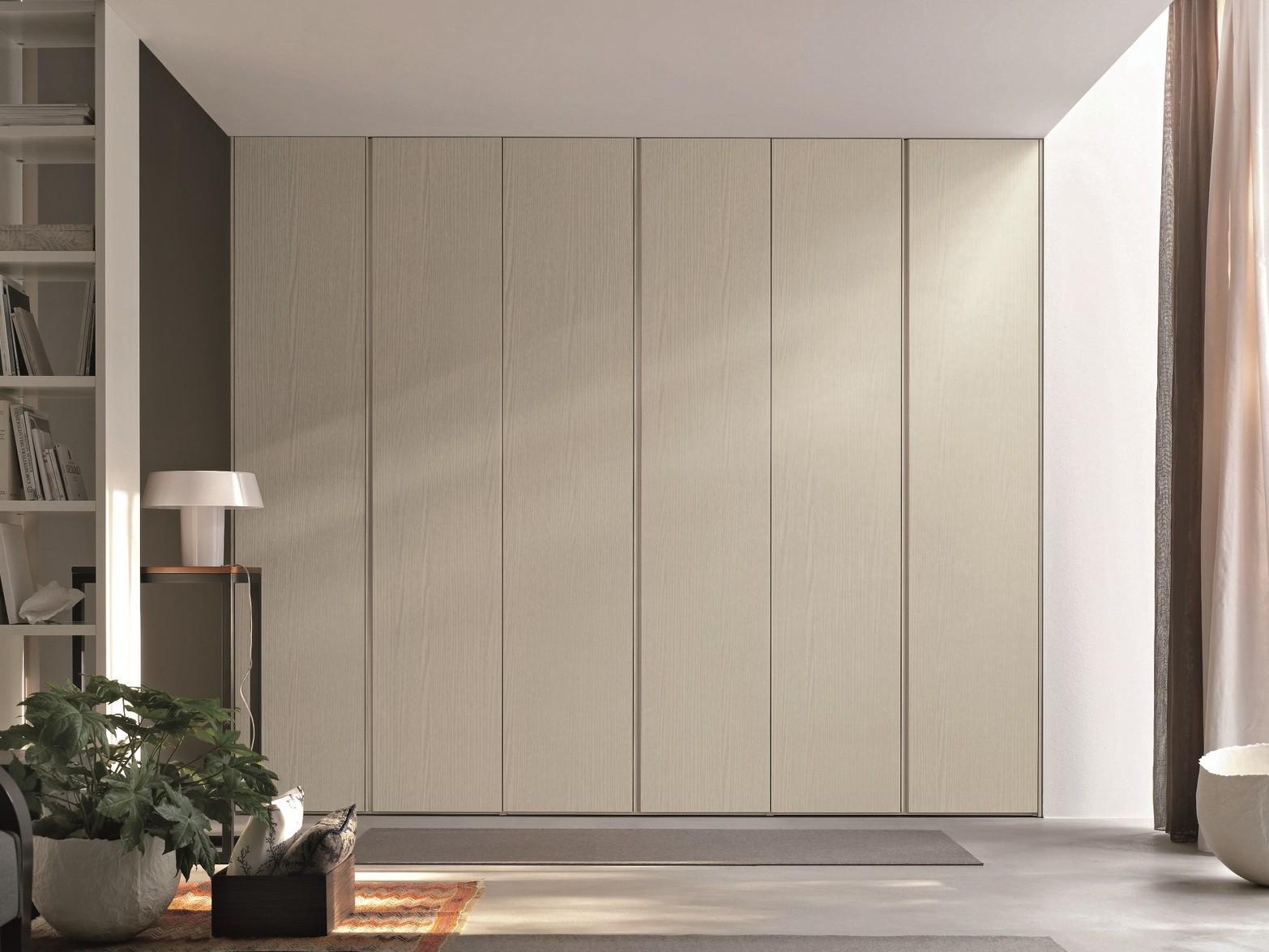 GOLA Wooden wardrobe