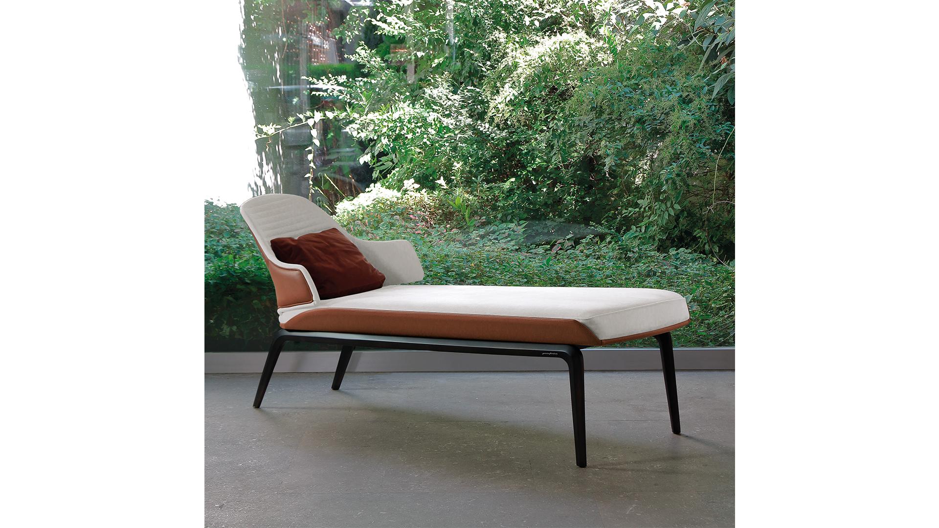 VELA Upholstered leather Chaise longue