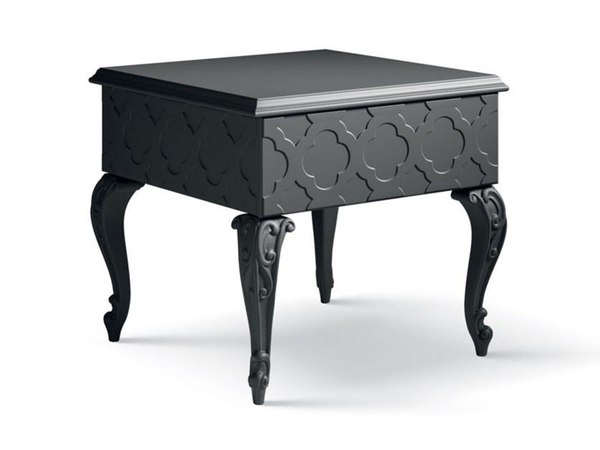 5738 Wooden coffee table / bedside table