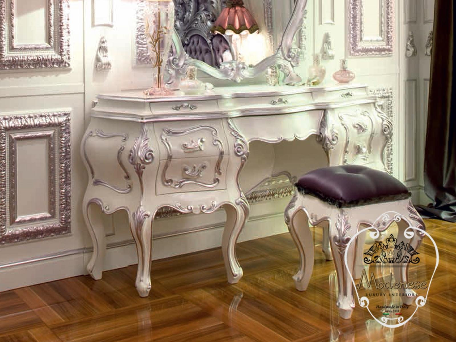 14211 Wooden dressing table