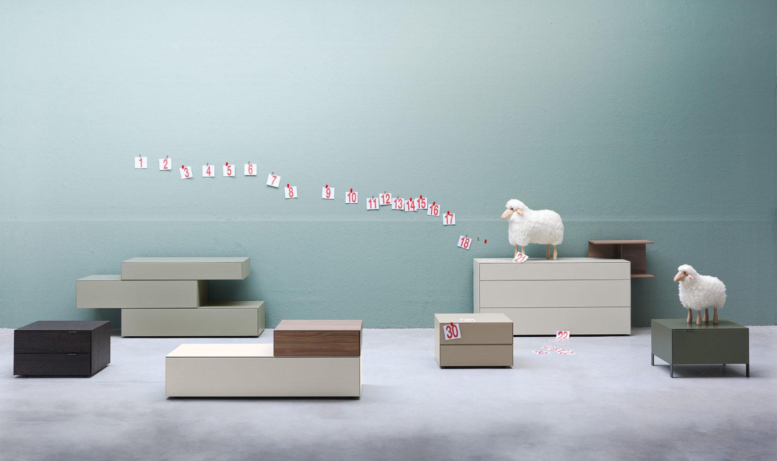 FIL Rectangular lacquered chest of drawers with integrated handles