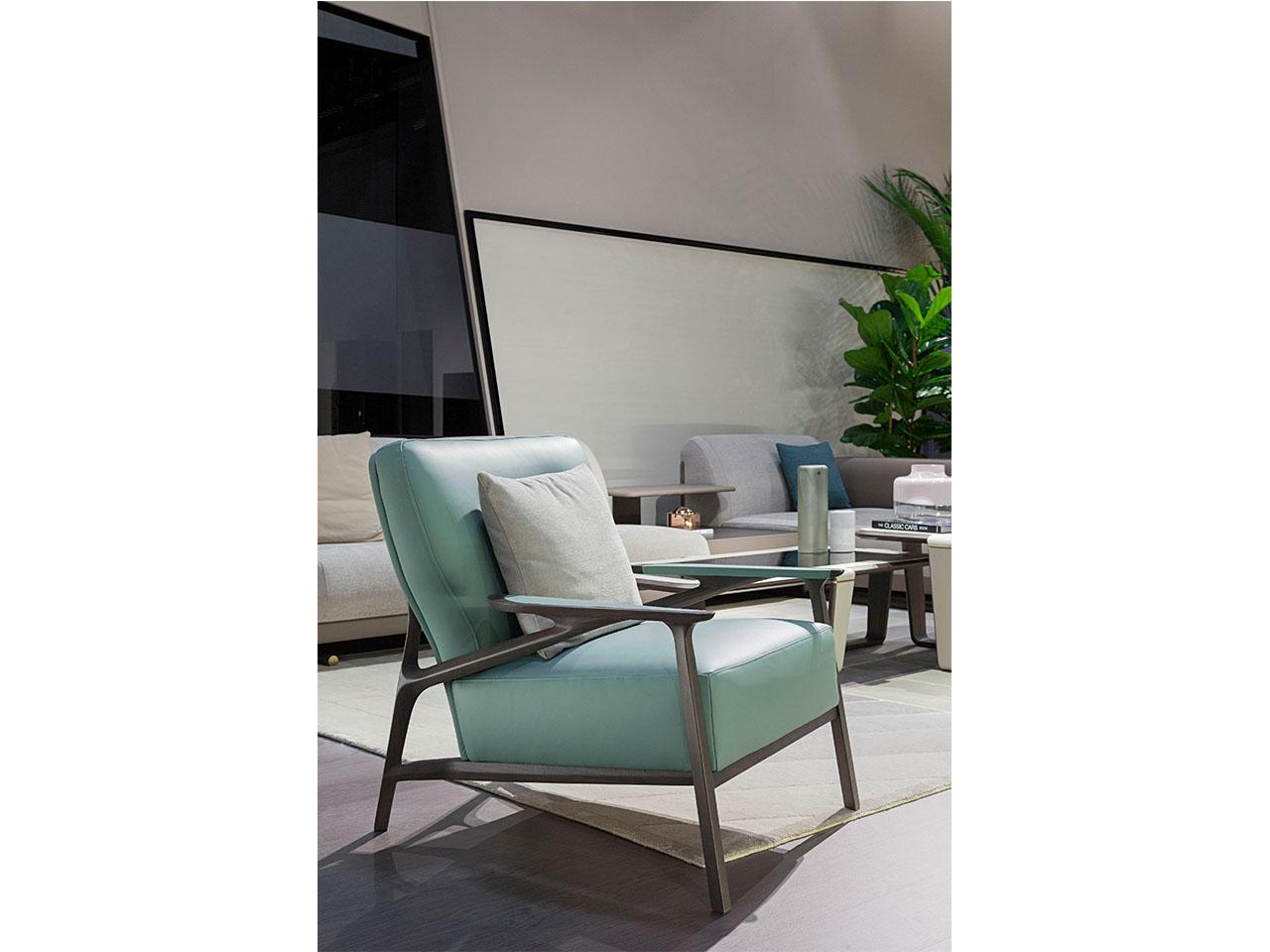 VINE Leather easy chair with armrests