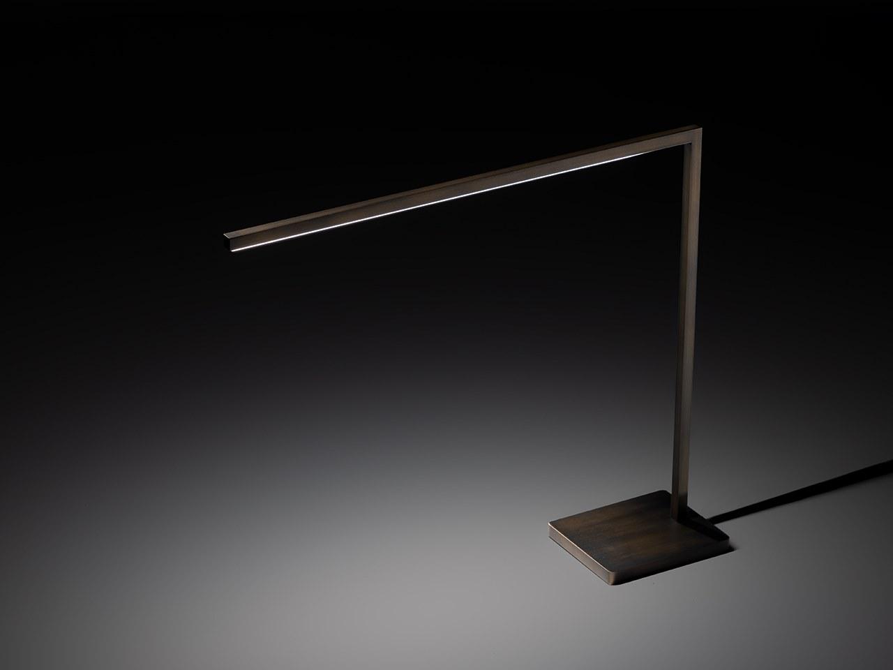 ESSENTIAL LED metal table lamp