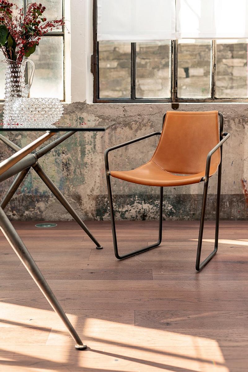 APELLE P Sled base tanned leather chair with armrests
