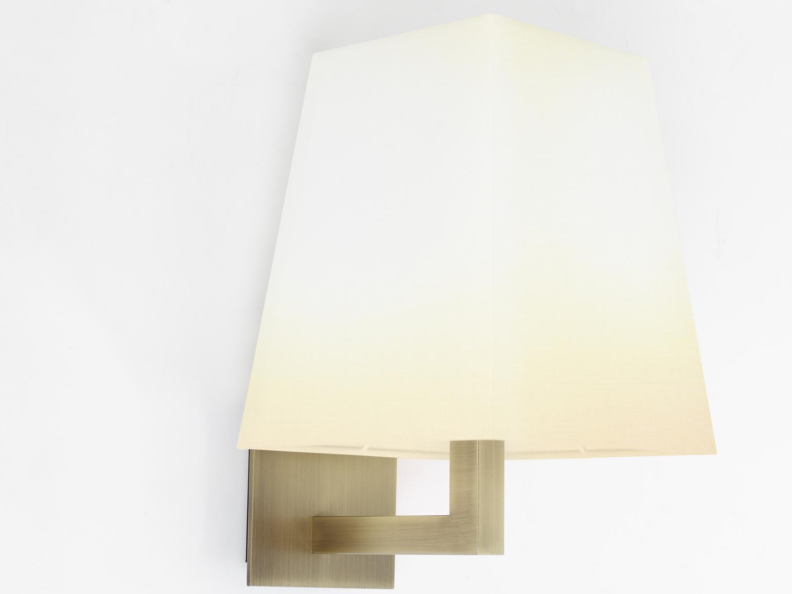 QUADRA Metal wall lamp