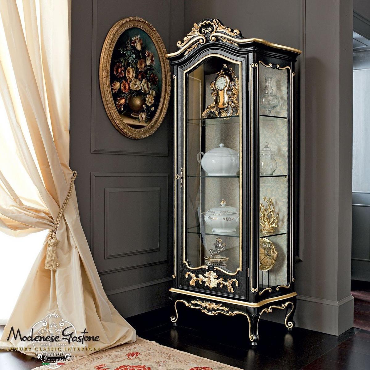 12131 Baroque wooden display cabinet
