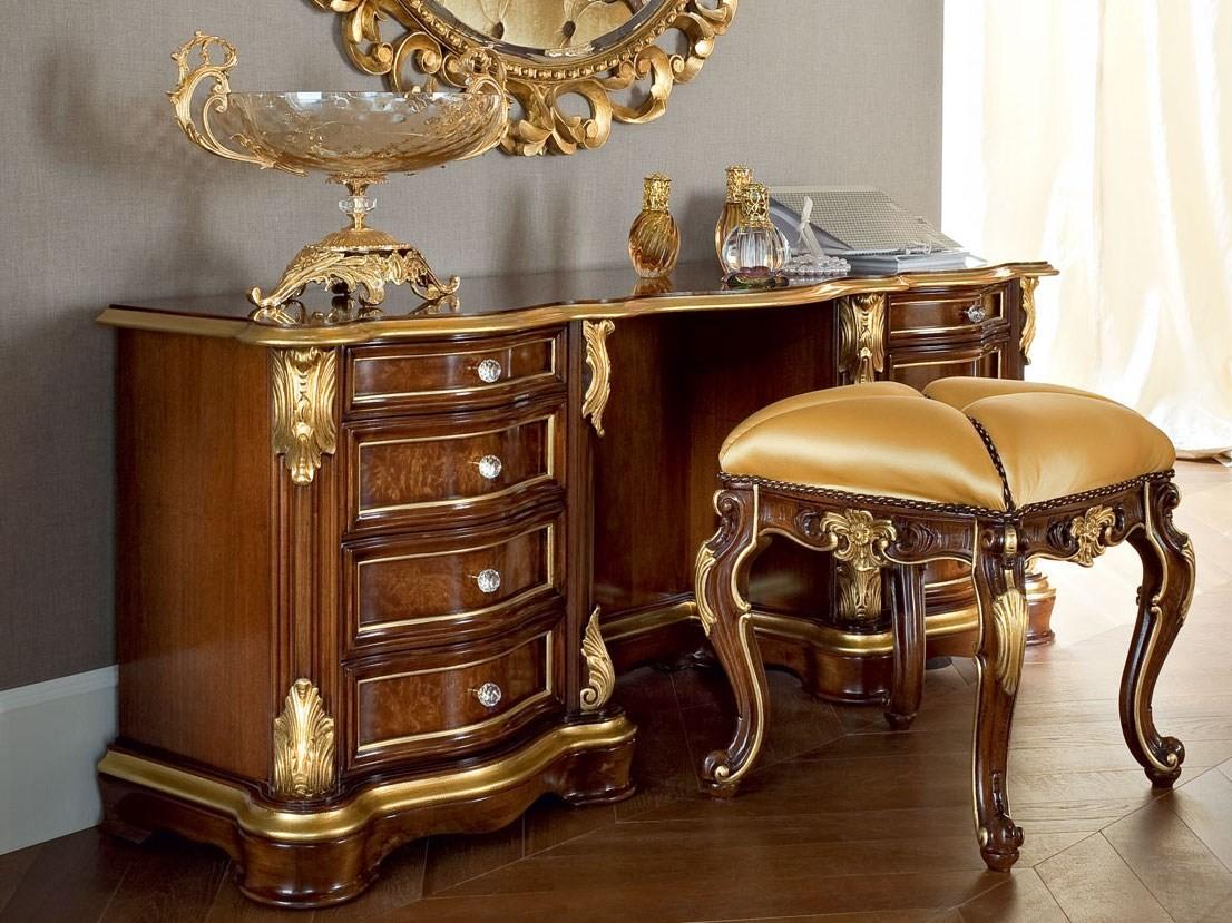 13207 Wooden dressing table