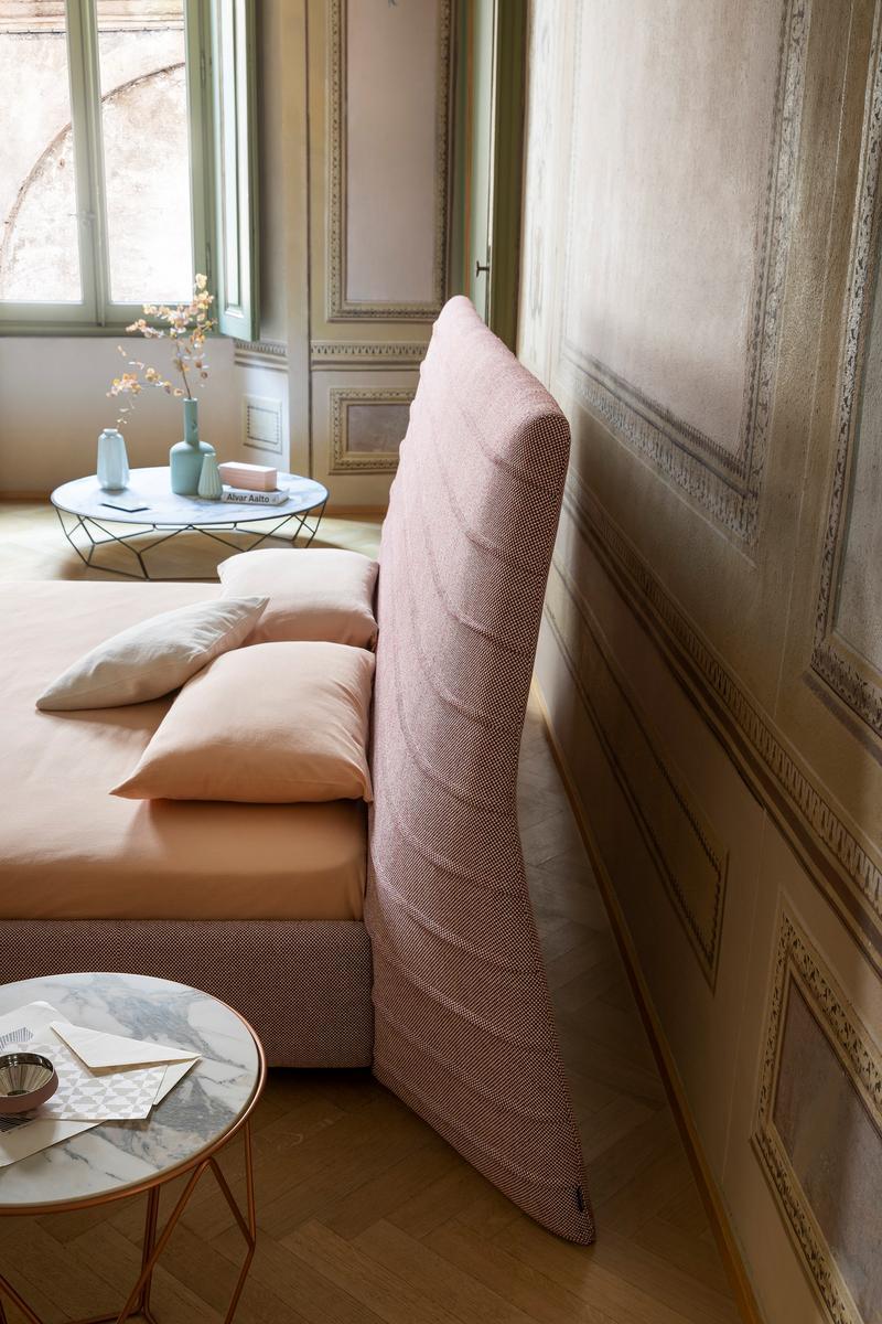 KENOBI Upholstered fabric bed