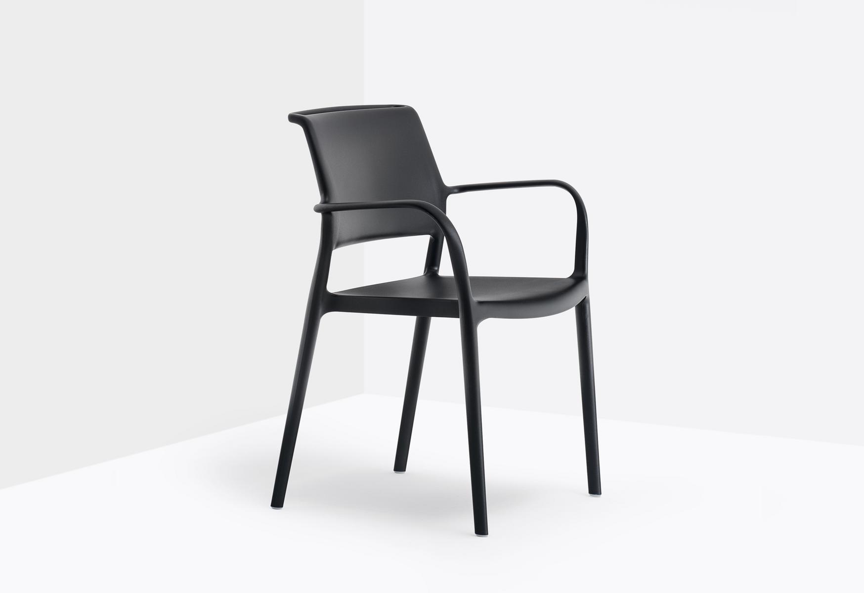 ARA 315 Polypropylene chair with armrests
