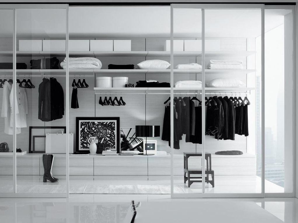 UBIK Sectional walk-in wardrobe