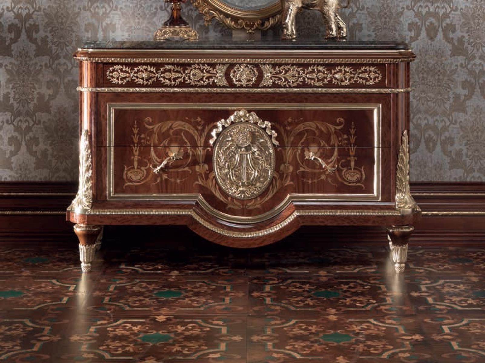 14653 Wooden chest of drawers