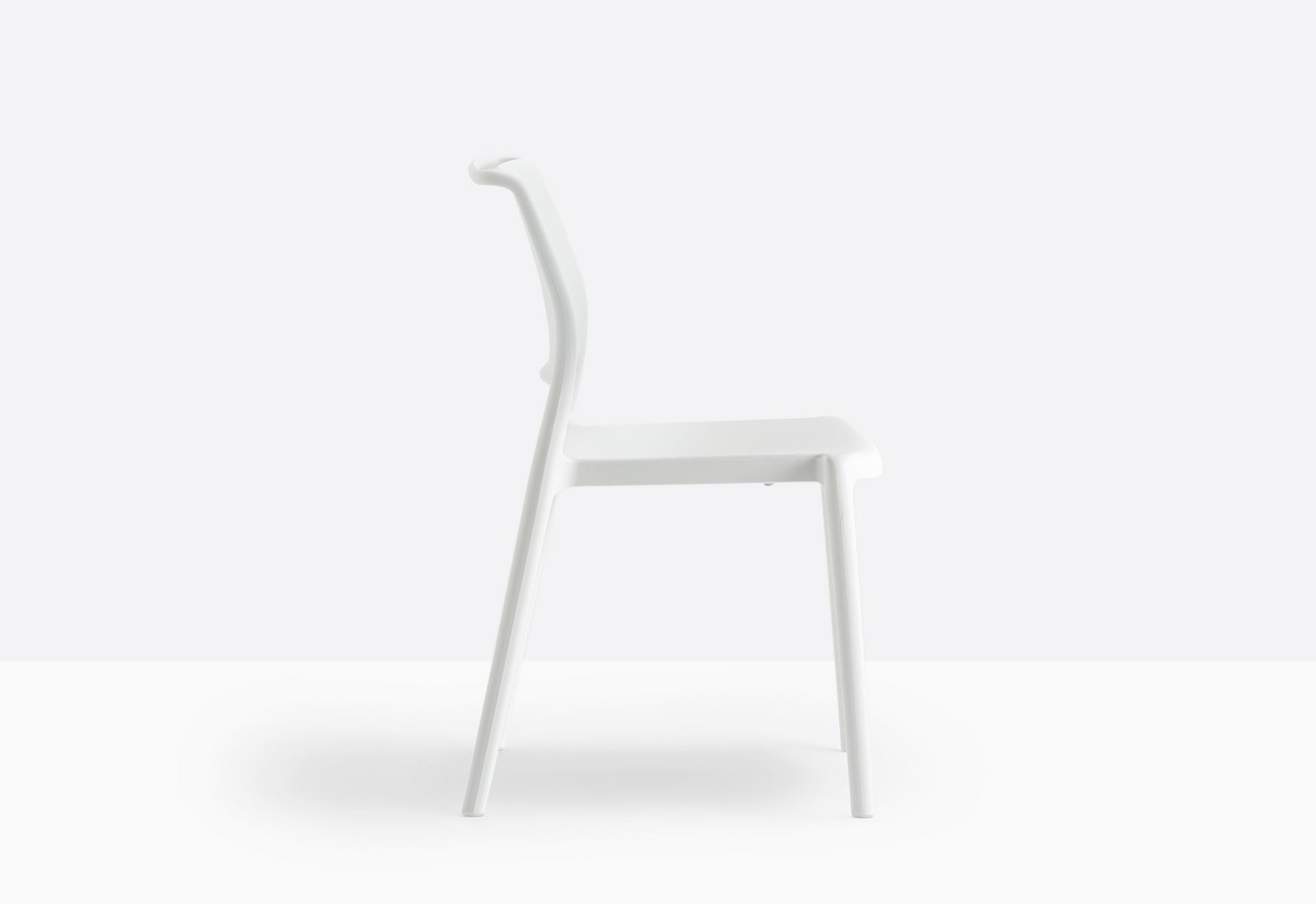 ARA 310 Stackable polypropylene chair