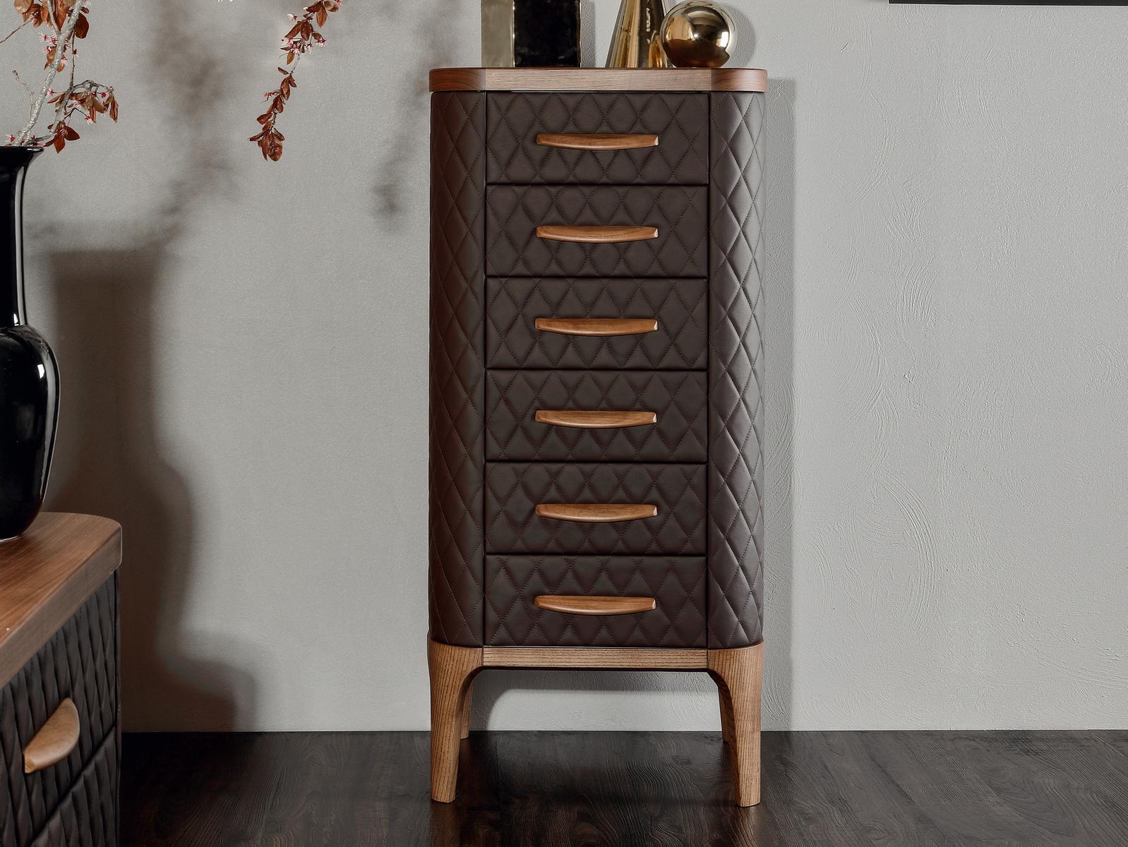 TIFFANY NIGHT Leather chest of drawers