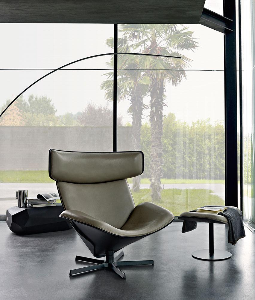 ALMORA Swivel armchair with 5-spoke base with headrest