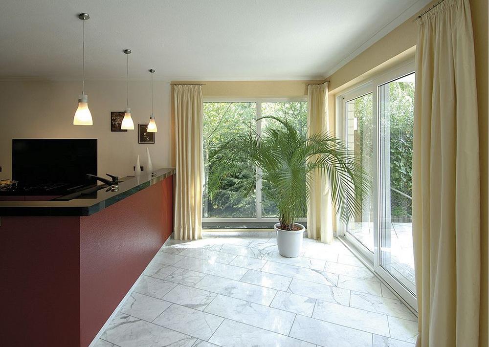 BIBA Glass pendant lamp in a contemporary style