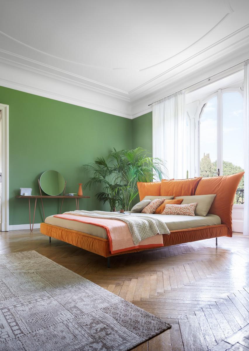 MADAME C. Double bed with upholstered headboard