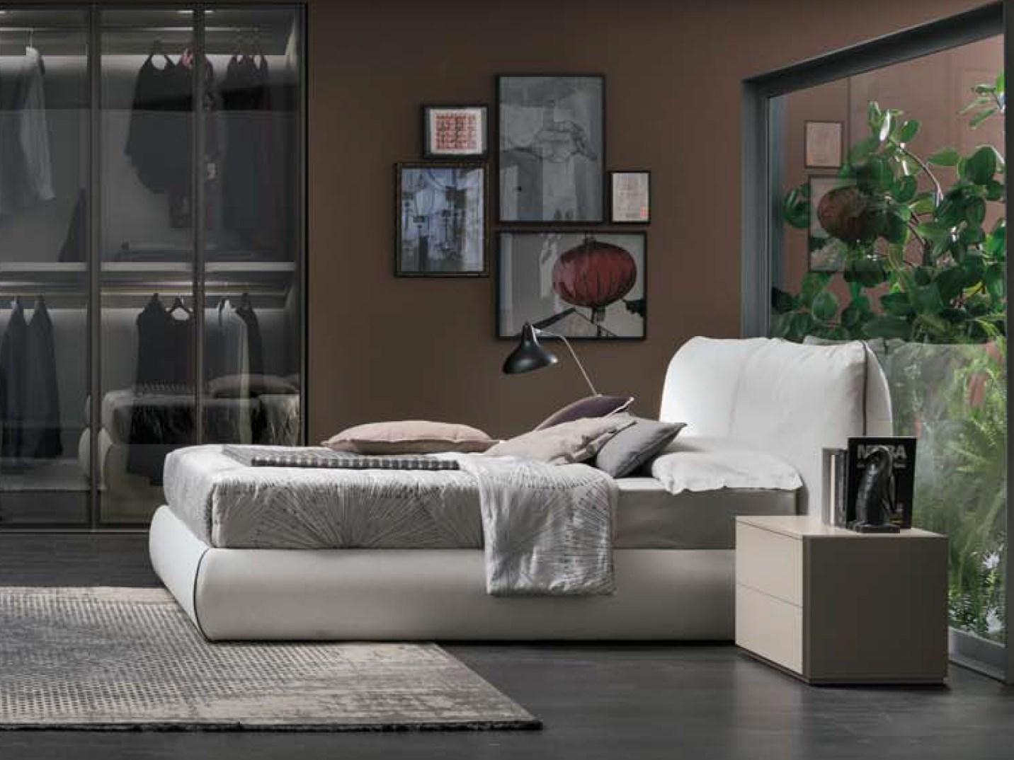 SOGNO Upholstered leather double bed