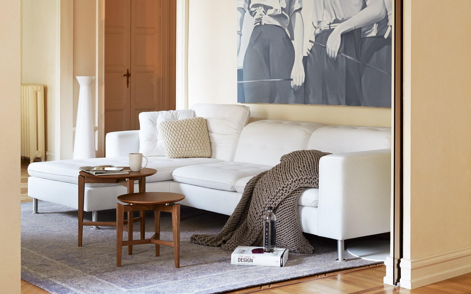 SYMBOL Round wooden side table