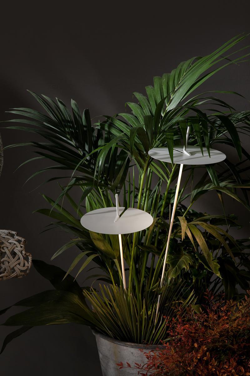 XANA LED aluminium floor lamp