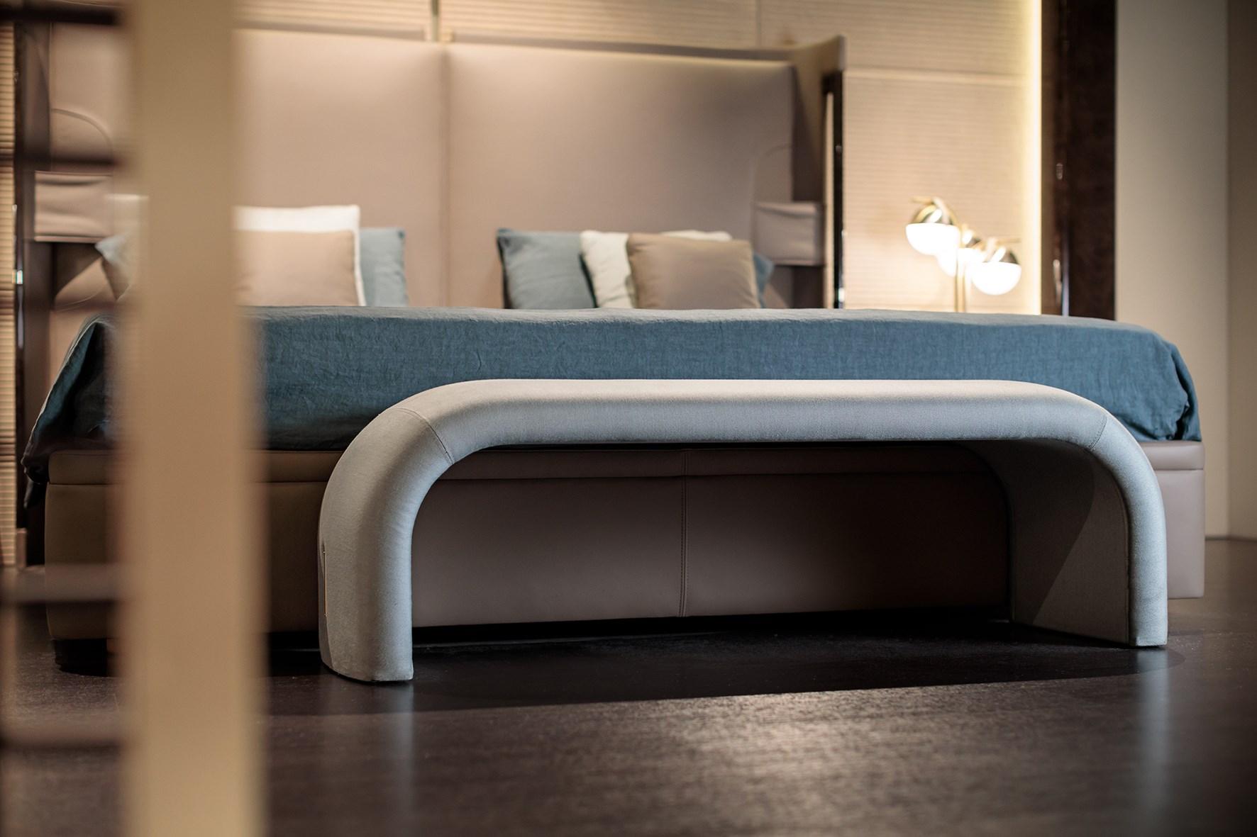 ECLIPSE Upholstered fabric bench