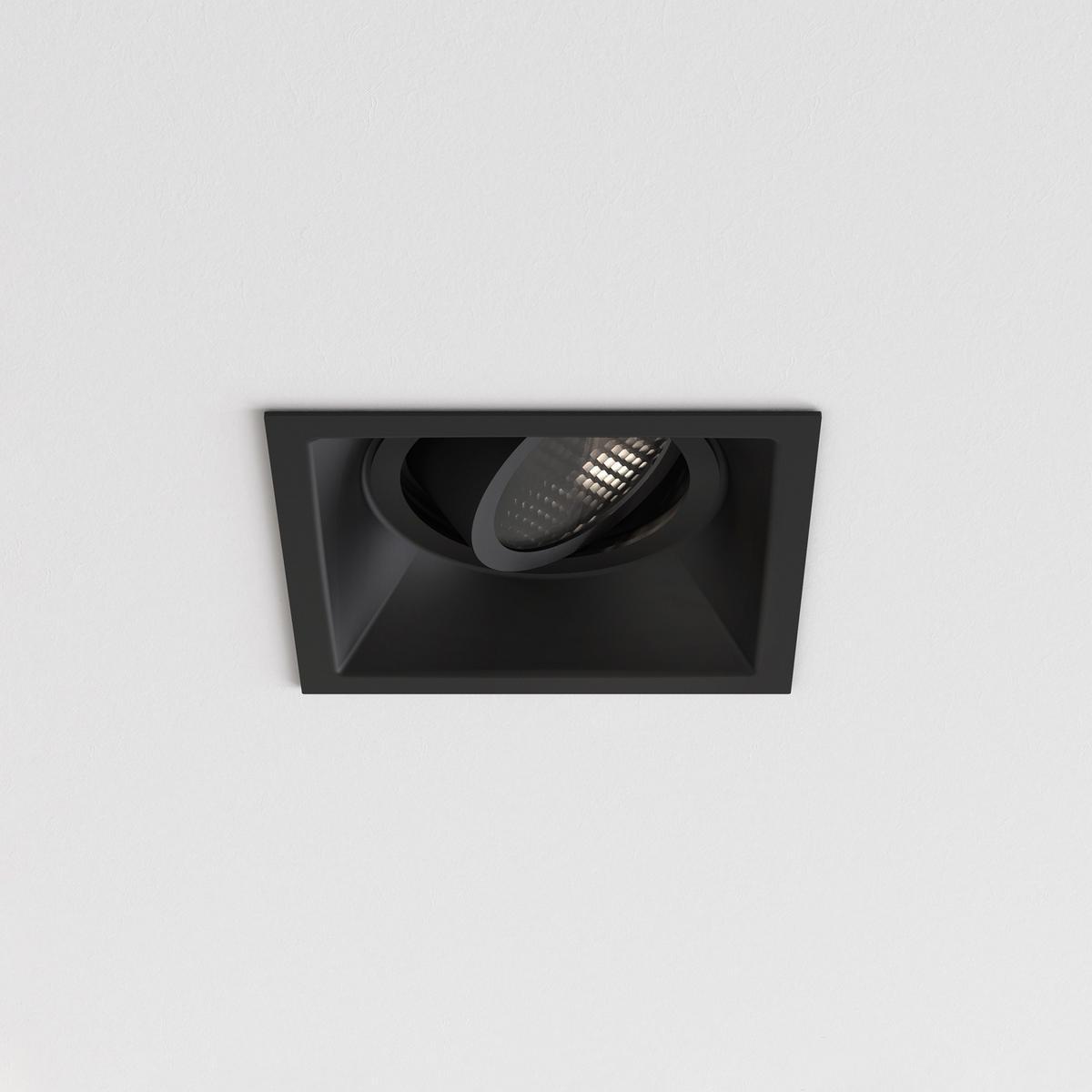 MINIMA SQUARE ADJUSTABLE FIRE-RATED LED metal spotlight