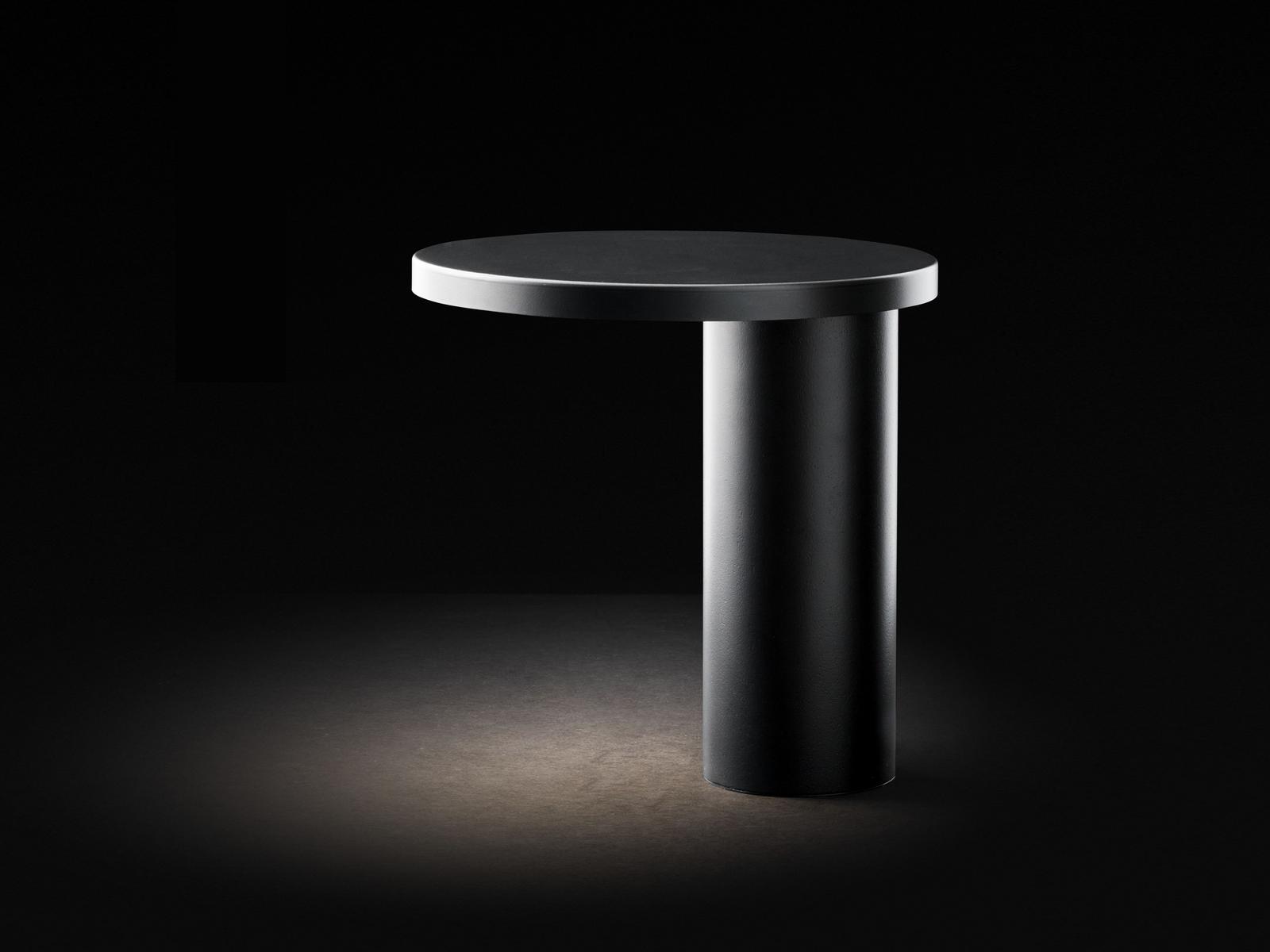 CYLINDA - 218 LED metal table lamp