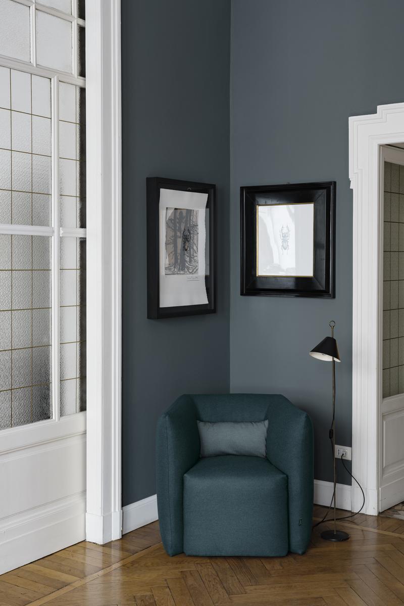 JILL Upholstered fabric armchair with removable cover