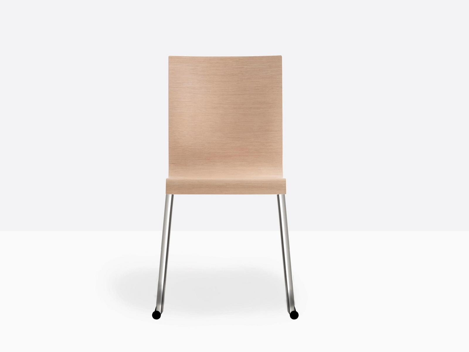 KUADRA 1395 Cantilever stackable chair with armrests