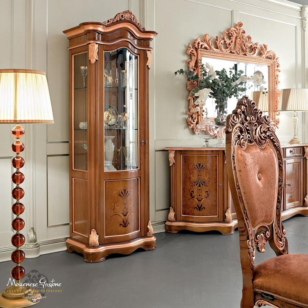 13117 Wooden display cabinet