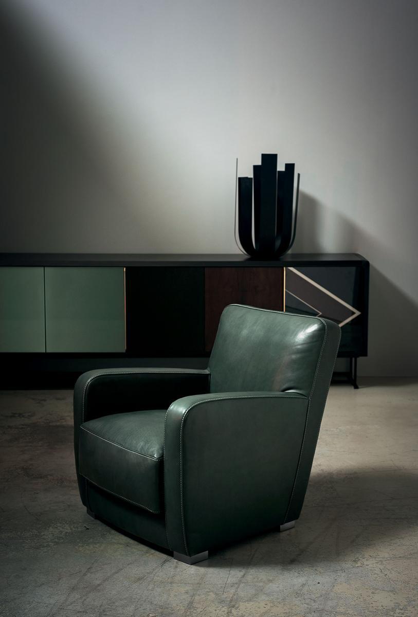 BERLINO Leather armchair