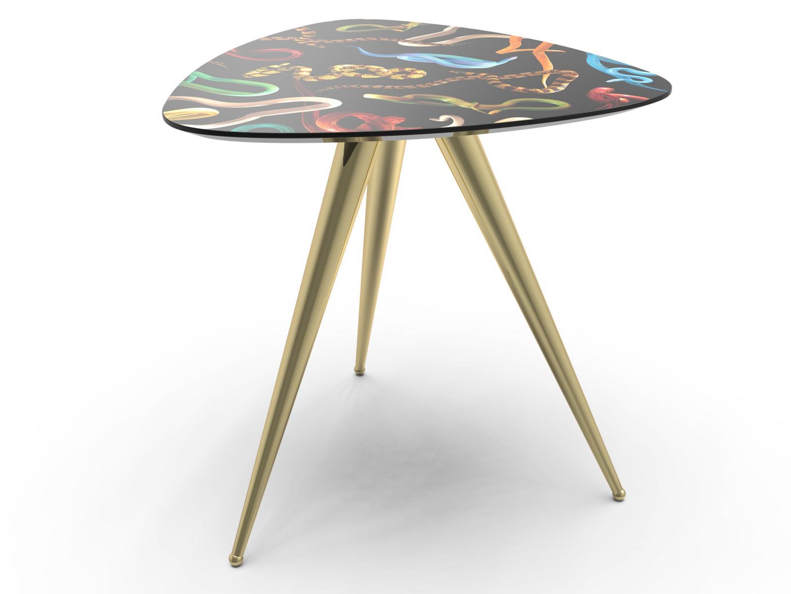 SNAKES Triangular coffee table with MDF top and metal legs