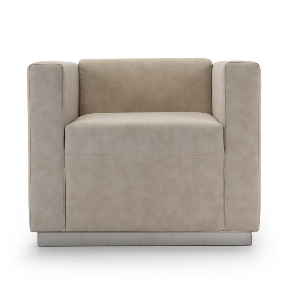 QUINCY Upholstered leather armchair with armrests