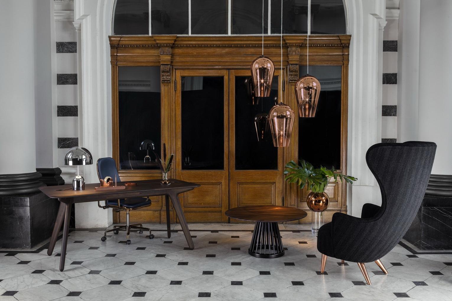 FADE Glass pendant lamp in a contemporary style