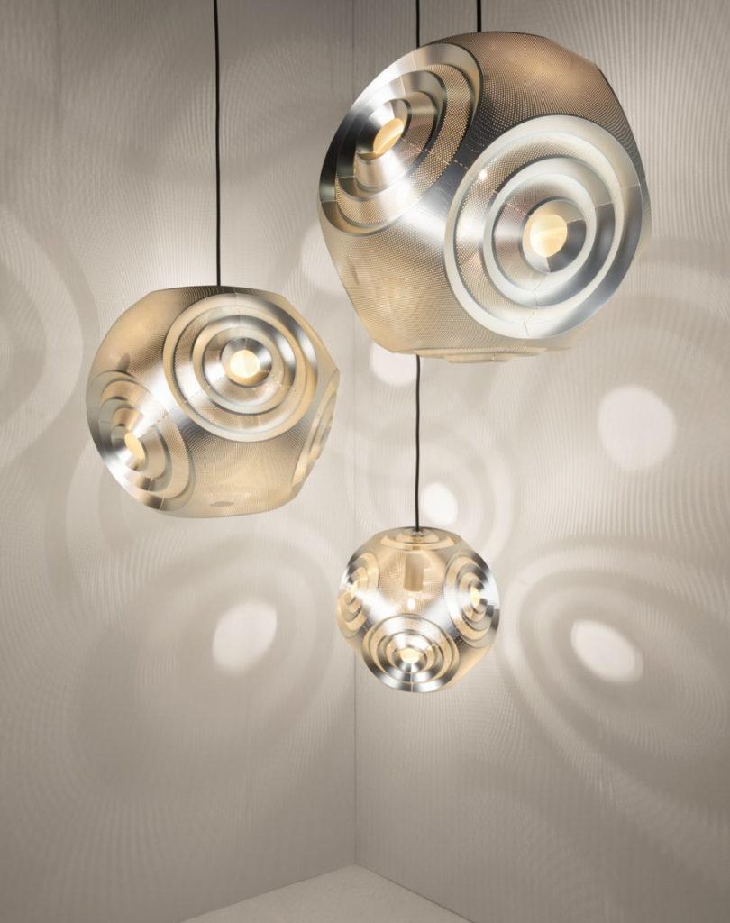 CURVE Metal pendant lamp in a contemporary style