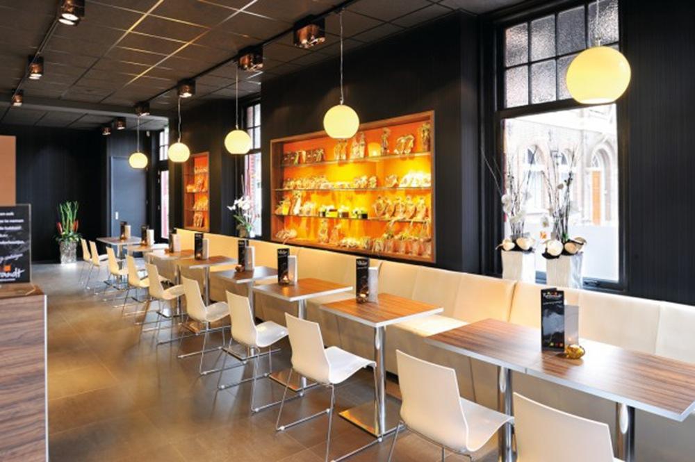 BIG SUN Metal pendant lamp in a contemporary style