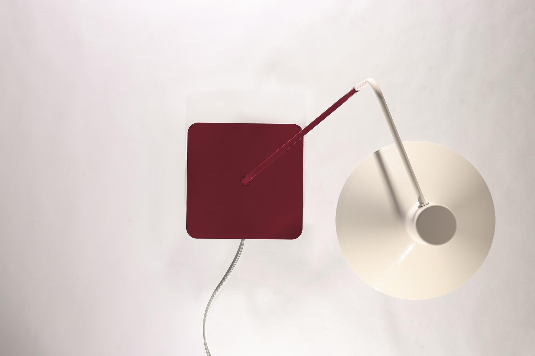 SISTER LED direct light iron wall lamp